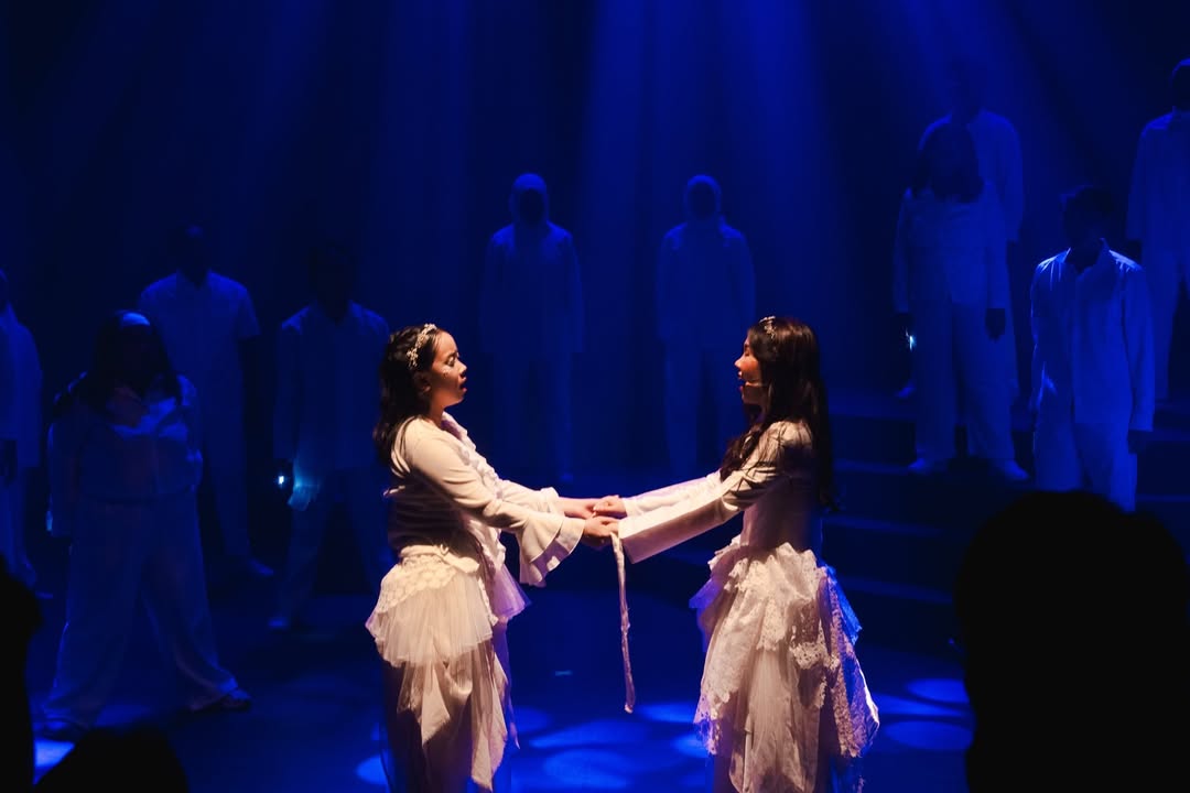 “Karena kita percaya, mimpi dari hati🤍✨” - CAHAYA📸 - @imanbrain @melihatmemotret #musikalmenja (6)